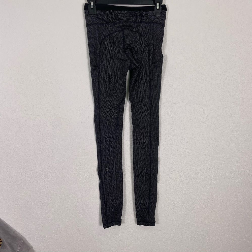 Lululemon Grey and Black Herringbone Leggings with Pockets - Picture 2 of 9